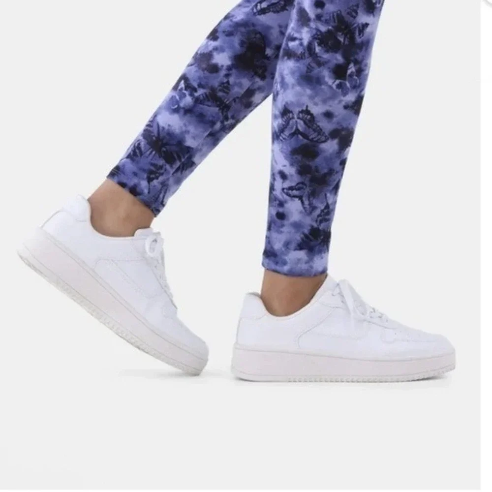 No Boundaries Women's Platform Casual Lace Up Sneakers, size 11 memory foam‎